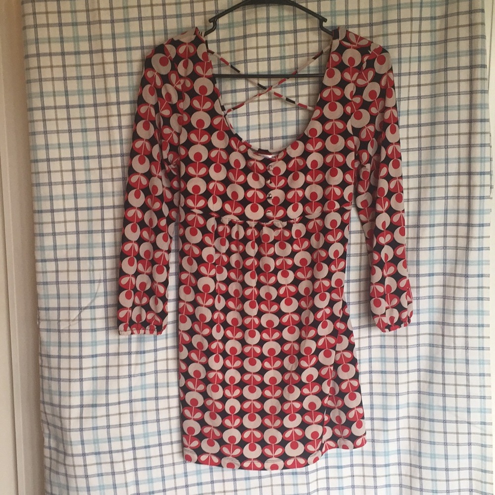 Polka dot red and black tie blouse. (Print)